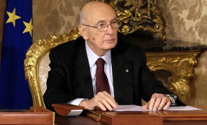 napolitano_seduto_generica_296
