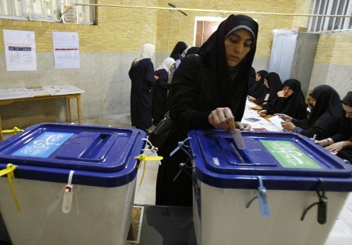 Iran_donna_vota