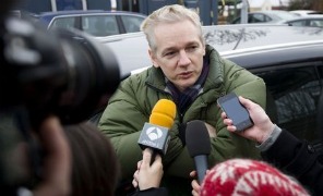 assange_microfoni_296