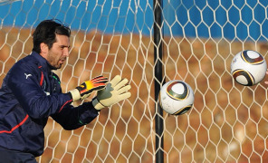 buffon_palla_296